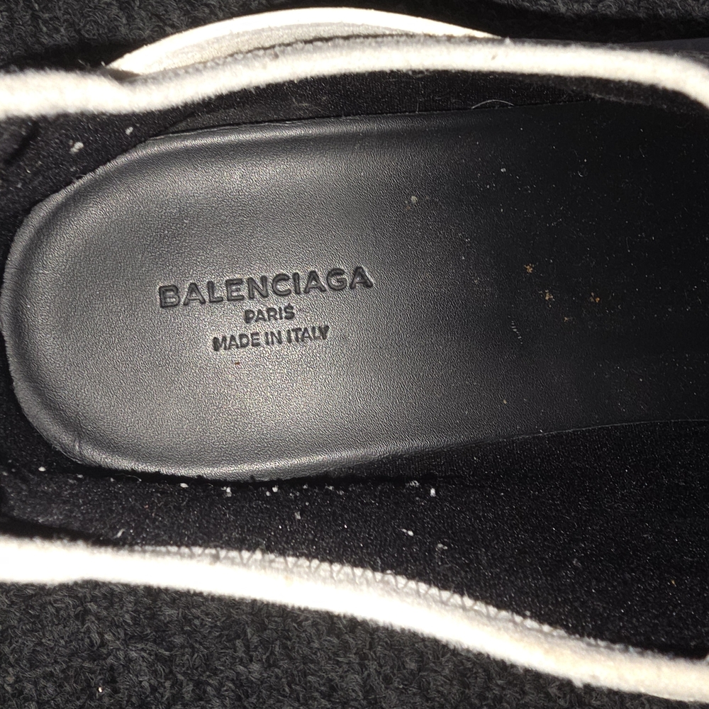 Men's Black and White Sneakers - Picture 2 of 11